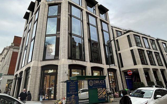 继续削减成本，邮报：曼联提前终止位于伦敦的办公楼10年租约