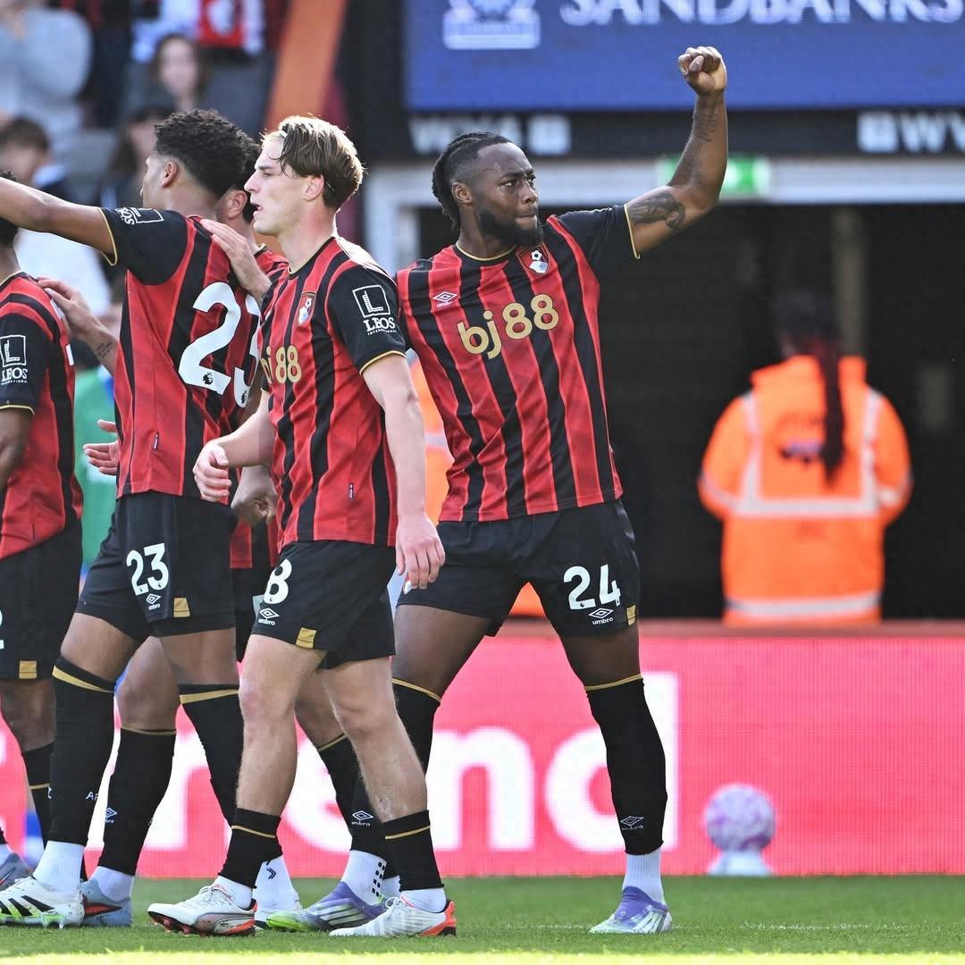 从英超到转会窗，曼联和曼城再次正面