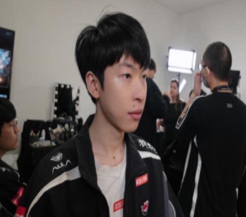 粉丝怒喷Hope和Tabe：知道人家要选羊还不ban！AD菜的离谱直接对位7k