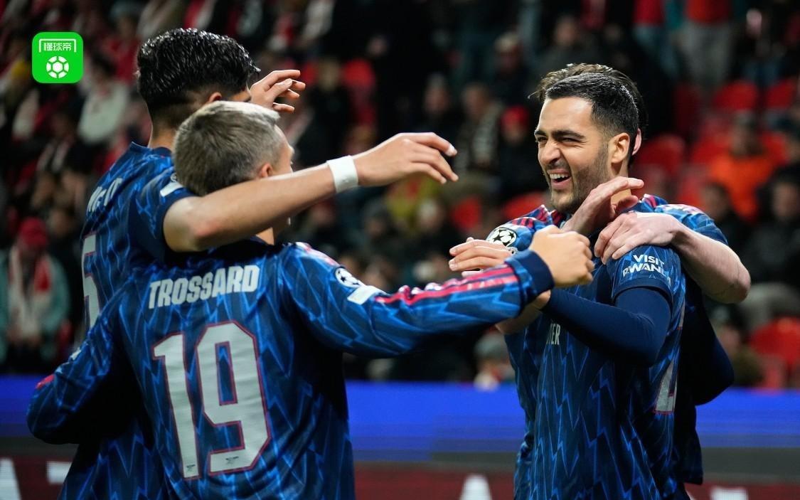 阿森纳客场30布拉格斯拉维亚，梅里诺双响，萨卡点射