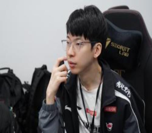 作用不能只在开游戏啊！Hope世界赛把把对线劣势状态急需调整