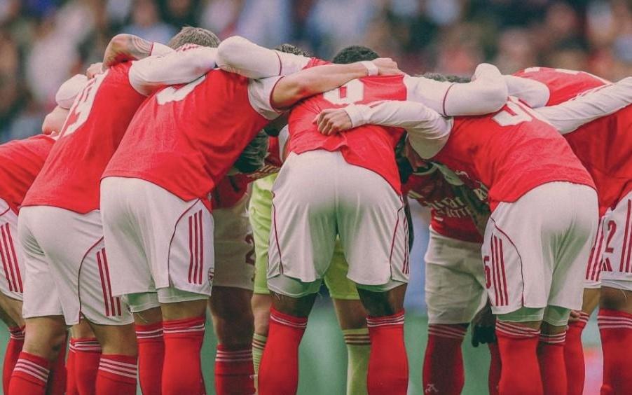 小雷：阿森纳缺少厄德高和埃泽，球队毫