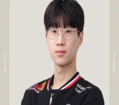 涵艺看T1二队变动：上单有点大04的吧这07年打野未来可能有画面