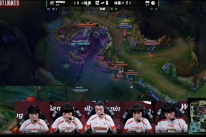 局内语音JieJie：你表演杂技啊虎哥Xiaohu：我也被吓死了