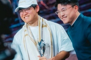 Gumayusi：能由中国最伟大的下路选手Uzi为我颁发FMVP非常有意义他一直是我的榜样