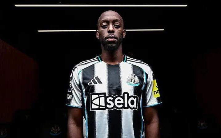 纽卡前锋维萨自曝曾遭人泼酸，职业生涯差点被终结