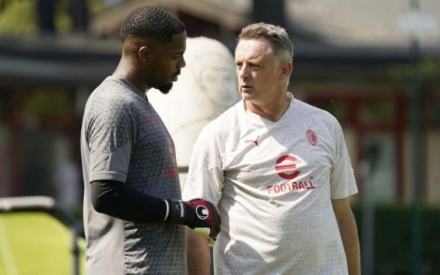 【体坛独家】大手笔！前AC米兰教头空