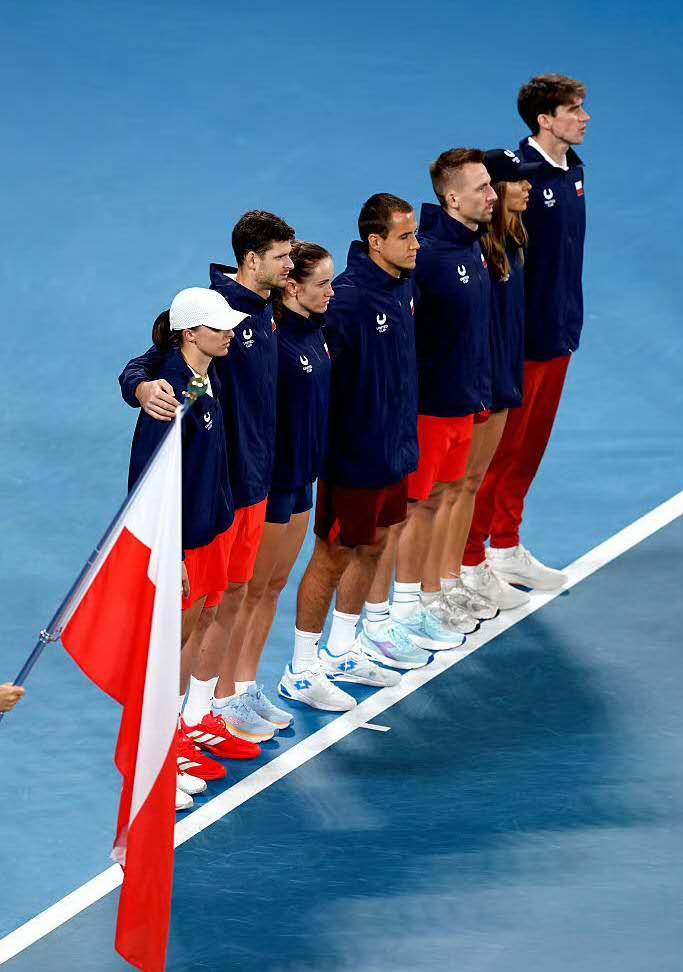 波兰逆转首夺联合杯，本西奇送蛋丝袜仍难救主，瓦林卡被批拖油瓶