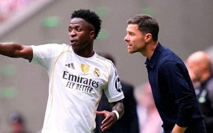 皇马：维尼修斯暗通英超三豪门，或酝酿