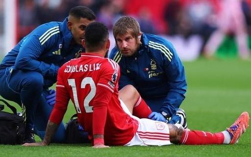 都体：道格拉斯路易斯受伤下场，让他符