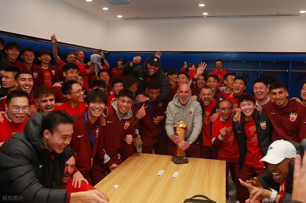 中超冠军的亚冠之耻！10场不胜的海港，配不上全国球迷的期待