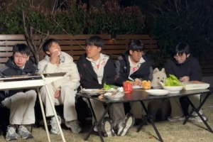 AL分享队员团建照片：老师再强调一遍，上课不要吃东西