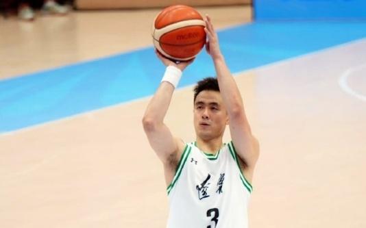 辽宁4连败狂输65分：杨鸣道歉对不起球迷赵继伟距复出还需时间