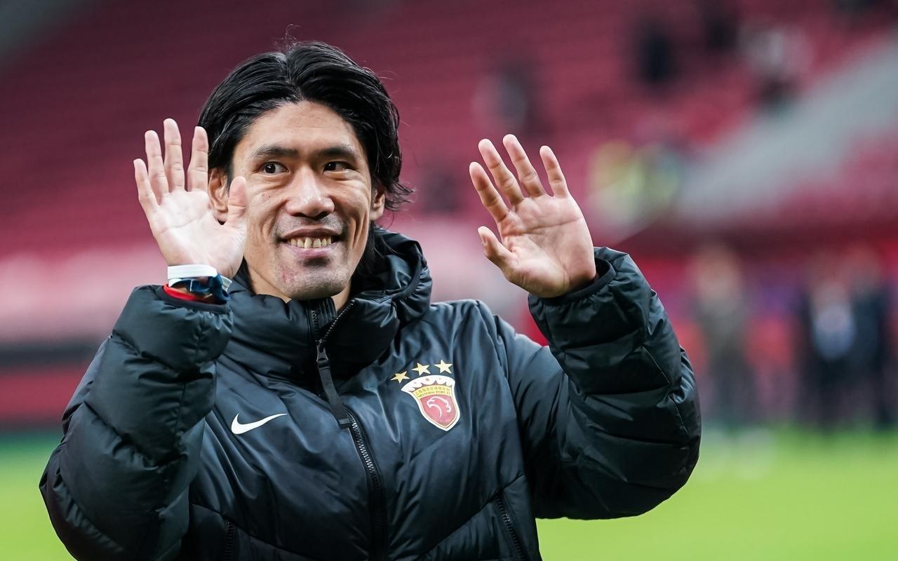 上港拒绝善待老将曝36岁“崇明一期”元老将离队，或屈身中甲