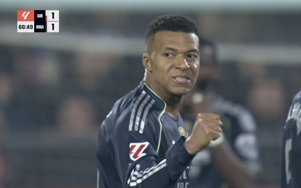 继C罗之后，姆巴佩是第二位单一自然