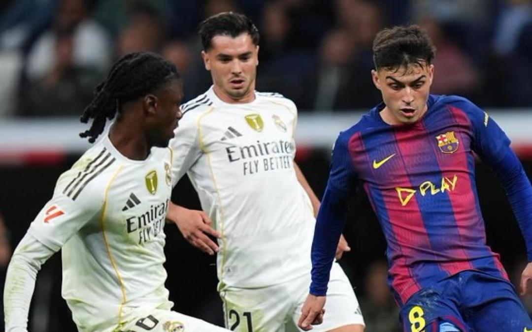 世体：伯纳乌南看台多次高喊侮辱口号