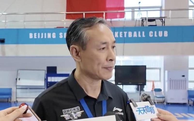 北京首钢外援2选1曾凡博即将回到CBA,新赛季全力冲冠