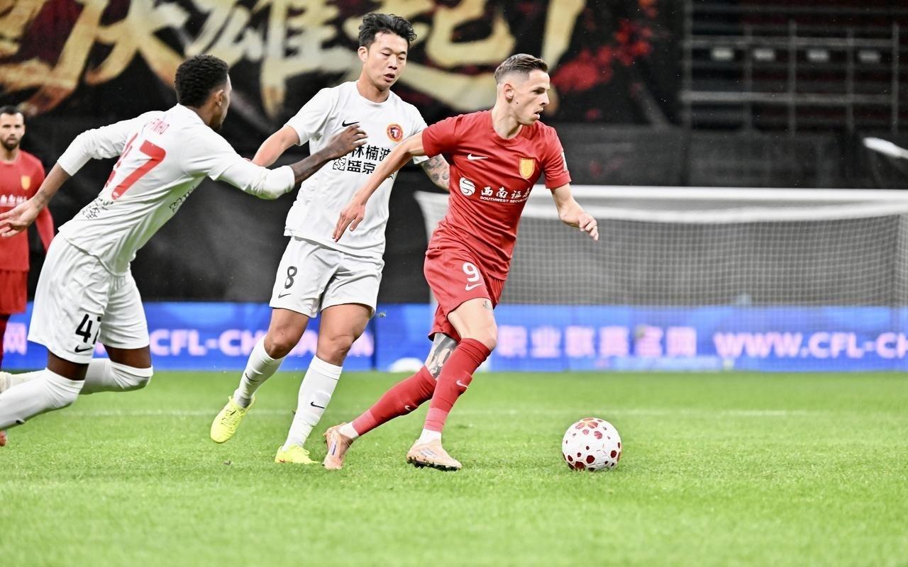 意外！冲冠队遭遇2连败，狂丢3球，保级队