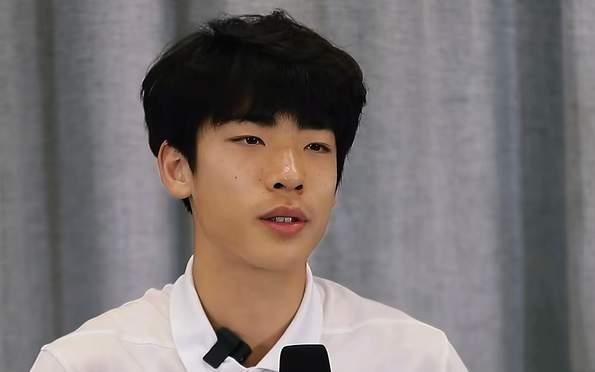 朱鹏宇伤了，大连战泰山偷师乔迪阿奇