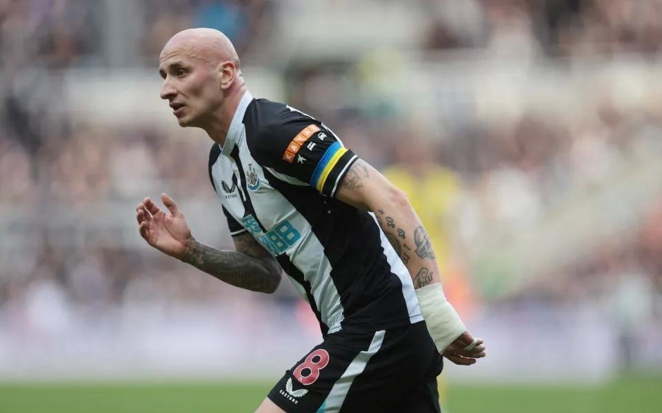 谢尔维：刚到土耳其时，为消磨时间常常一次吃三到四片安眠药