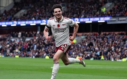 赖斯：对球队来说继续进球很重要，指天庆祝是纪念逝去的阿姨