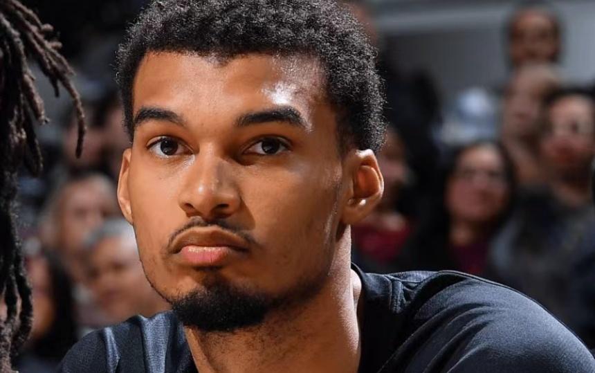 杨瀚森2+2+1+2帽填满数据栏：两次大帽榜眼成亮点展现全能性