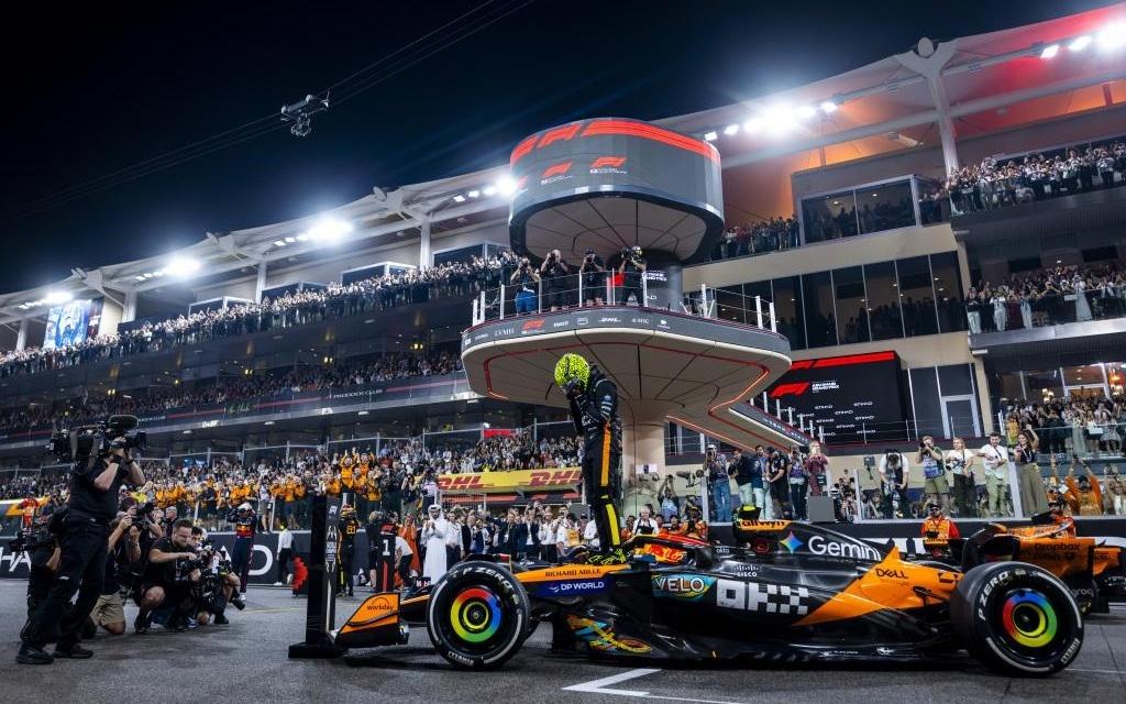 诺里斯首夺F1车手总冠军，维斯塔潘虽败犹荣