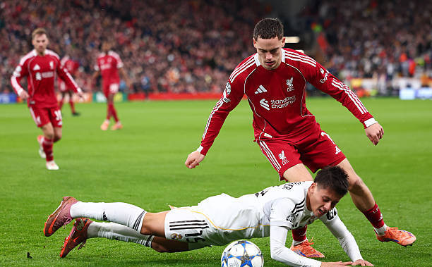 利物浦狂喜1.36亿水货复活！狂跑11公里+5造杀机，送空门被吐饼