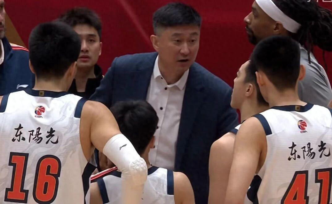 广东男篮联盟第一，广厦送北京赛季首败，山东爆冷，CBA最新排名