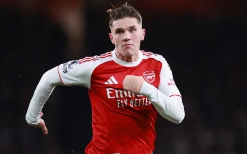 卡拉格：哲凯赖什要坐稳首发很难，目前梅里诺才是首选