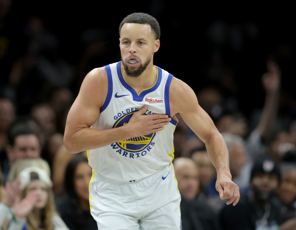 第400场！库里又创造NBA历史第一纪录，37岁年薪5960万是有原因的