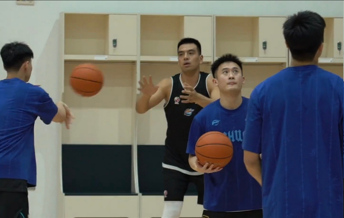 “苟活”一年四川或全华班参赛，沦落至陪练队成又一支八一男篮