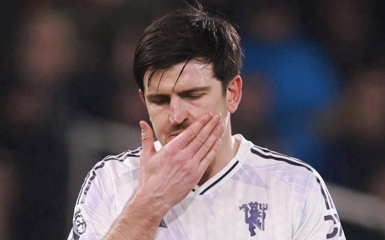 足坛一夜动态：曼联争议22C罗无缘国