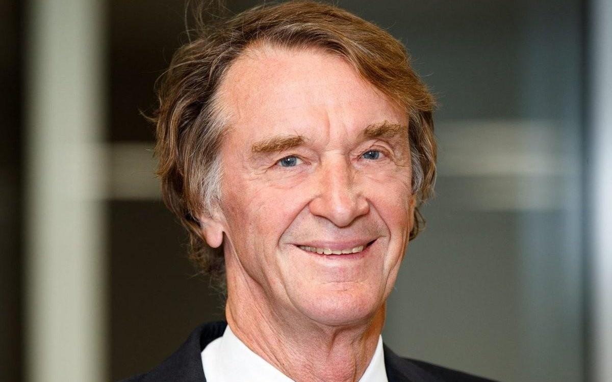 记者：拉爵认为这套阵容可以进欧冠，没欧战踢阿莫林帅位不稳