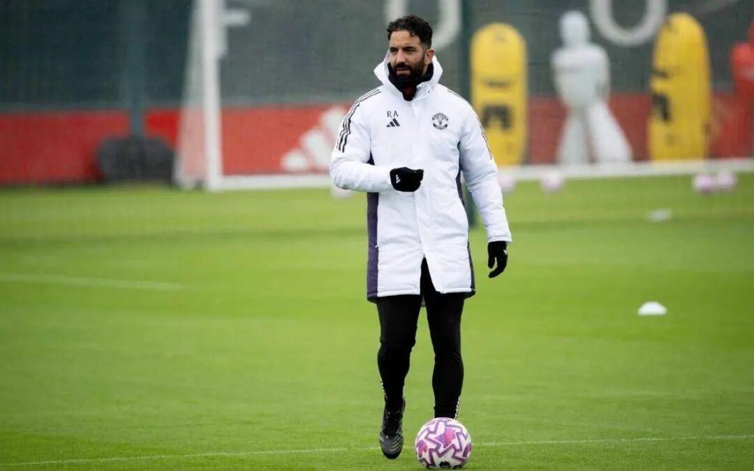 阿莫林回应对手主帅带队踢442能赢