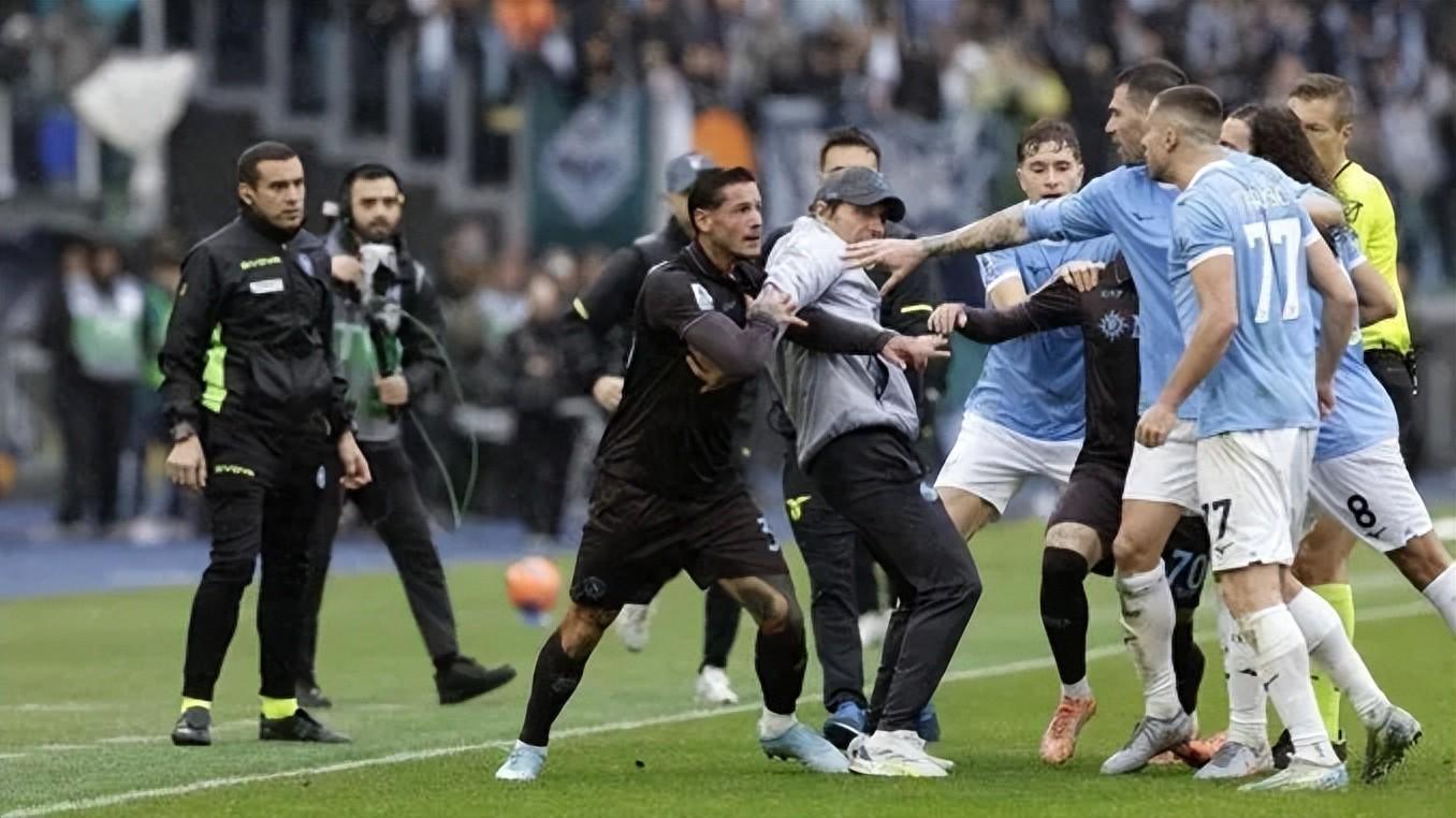 20意甲卫冕冠军暂升第2！火爆3红6黄，两队群殴56岁孔蒂进场拉架