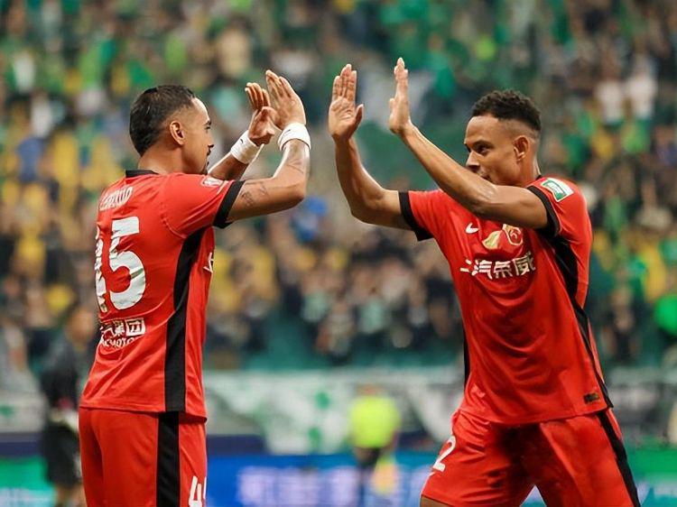 引进茹萨+周定洋留队，成都蓉城会取代上海海港成冠军吗
