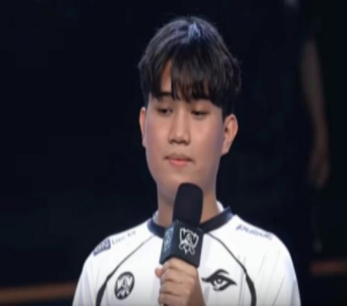 赛后采访Hizto：为队伍拿下首场胜利自豪，保持自信就能取得胜利