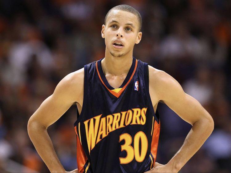 就在今天！库里保持了15年的NBA纪录被打破了