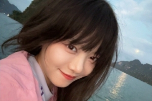 主持人骆歆晒照：今晚的月色真美