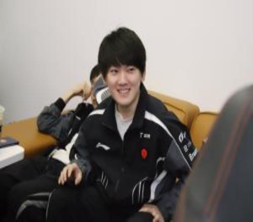 成功JackeyLove、369职业生涯第四次打进S赛四强