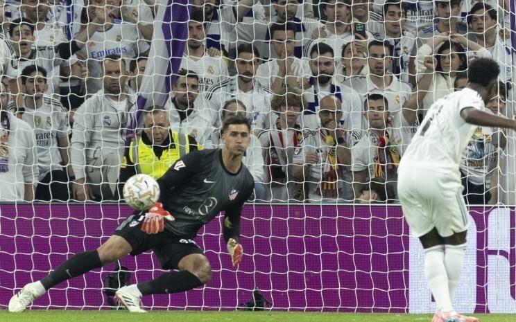 世体：争议点球助皇马逆转，单赛季14个