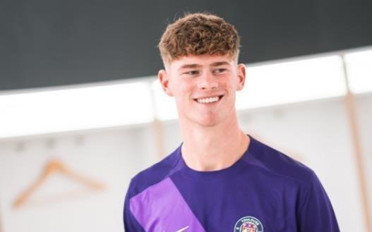 记者：西汉姆依然想要查理克雷斯维尔，图卢兹要价2200万镑