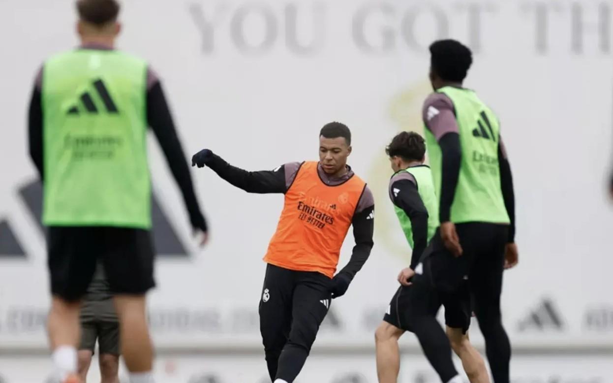 马卡报：姆巴佩在训练中膝盖仍有不适罗德里戈可能会复出