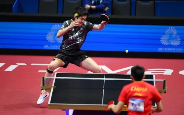 王楚钦获全运会乒乓球男单铜牌