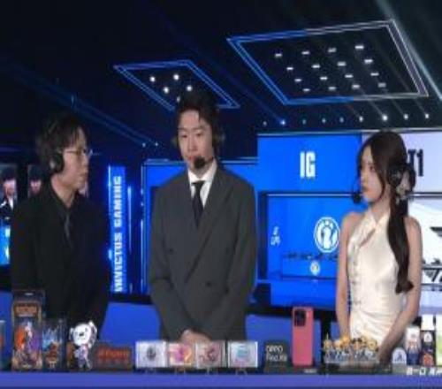 iG粉丝怒斥Wei关键失误送赛点：你们打野是疯了吗你这能q下龙坑你是真nc