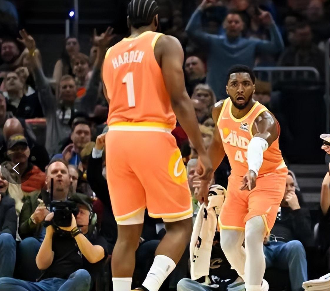 随着骑士5分险胜，国王惨败44分，NBA最新排名出炉！尼克斯7连胜