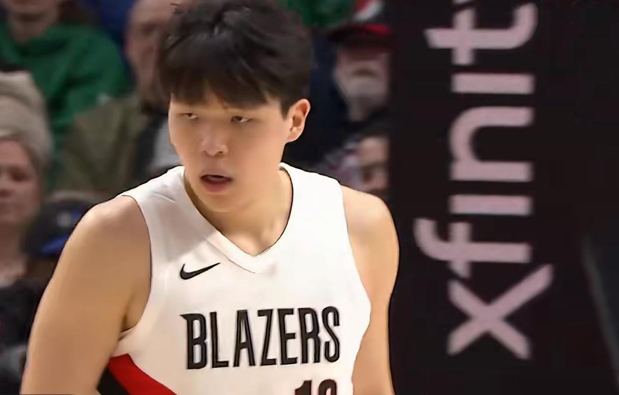 恭喜杨瀚森！近四战场均10分钟，正式进入开拓者轮换阵容！