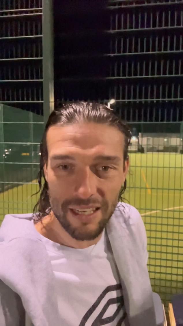 游刃有余，安迪卡罗尔代表低级别球队