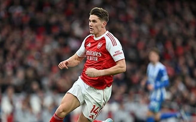 莱因克尔：哲凯赖什预判传中球落点有